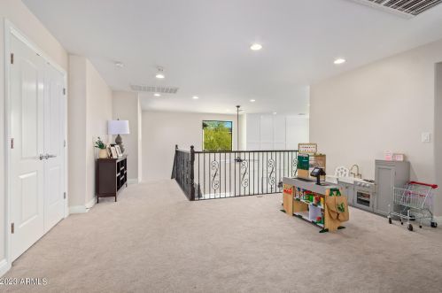 1646 Blaylock Dr, Phoenix AZ 85085-6323 exterior