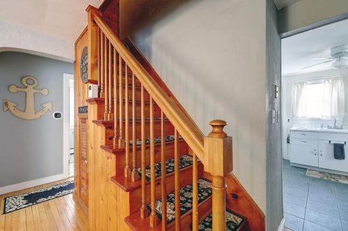 18 Smt Ave, Seekonk MA 02771-3919 exterior