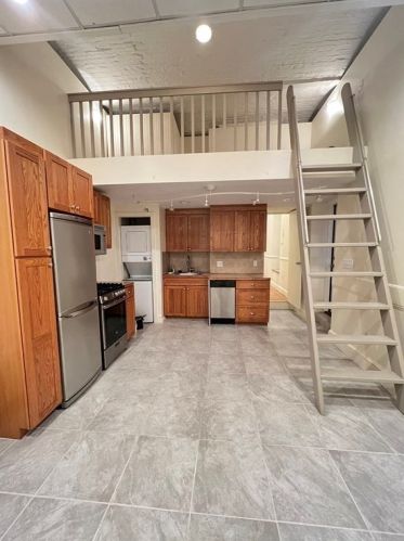 94 Captains Row, Chelsea, MA 02150-4028