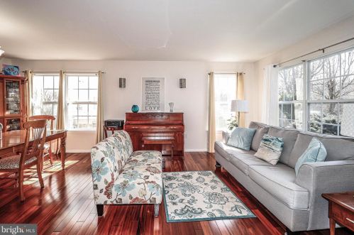 9 Canal Vw Dr, Trenton NJ 08648-1319 exterior