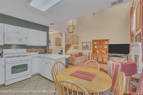 11 Charles Ct, Tinton Falls NJ 07712-7941 exterior