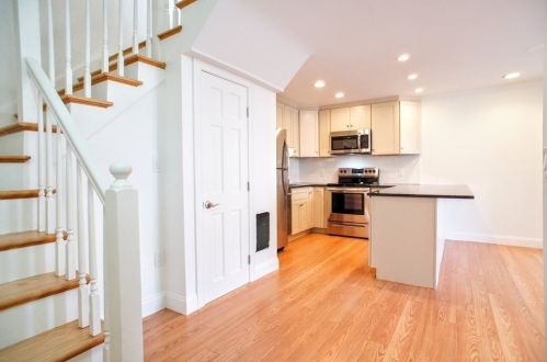 164 Quincy Shore Dr, Quincy, MA 02171-2940