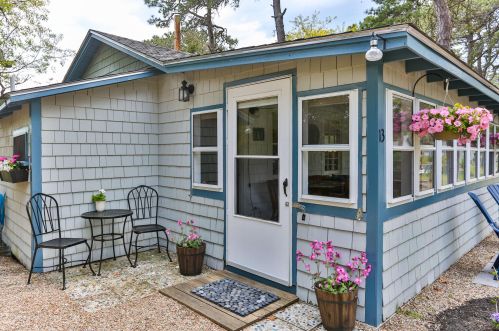 1340 Main St, Chatham MA  02633-2757 exterior