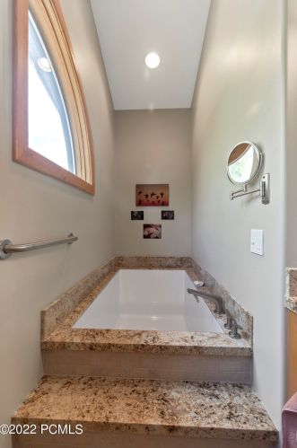 5063 Mdw Dr, Park City UT 84060-6813 exterior