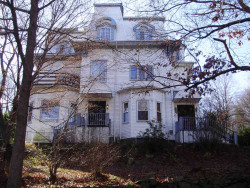 10 Bennington St, Newton, MA 02458-1902