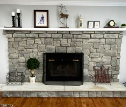 1 Mountain View Dr, Wantage NJ  07461-3032 exterior