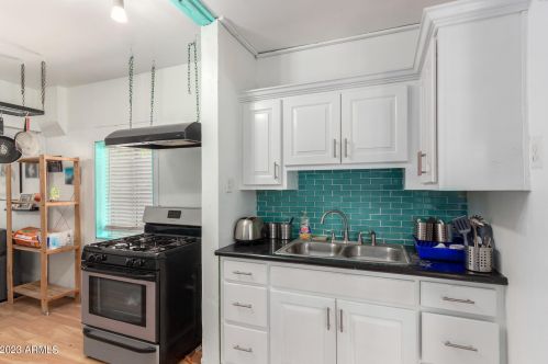 2209 Adams, Phoenix AZ 85009-5234 exterior