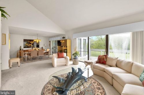 11102 Willow Bottom Dr, Columbia MD 21044-1069 exterior