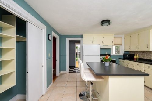 159 Warren Ave, Milton MA  02186-2009 exterior