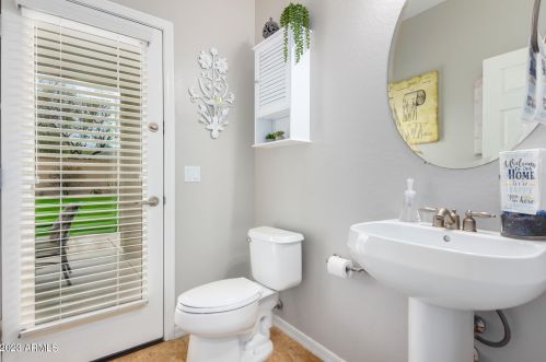 25311 51 Dr, Phoenix AZ 85035-1901 exterior