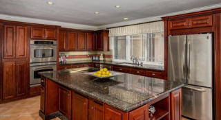 120 Kaler Dr, Phoenix AZ  85021-7239 exterior