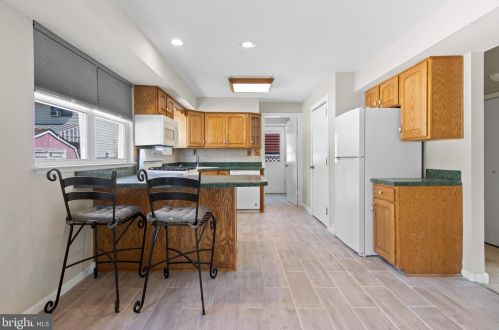 565 Salem Ave, West Deptford NJ 08096-3204 exterior