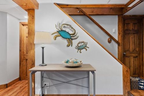 16 Joshuas Way, Chatham MA 02633-1565 exterior