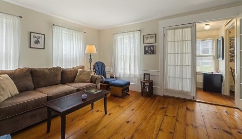 87 Gardner St, Groveland MA 01834-1141 exterior