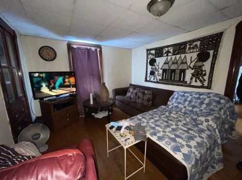 47 Acton St, Worcester MA 01604-4828 exterior