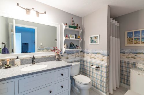 1239 Main St, Chatham MA 02633-2422 exterior