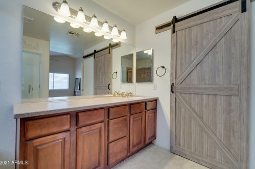 19816 33 Pl, Phoenix AZ 85050-7909 exterior