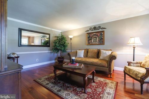 33 Winthrop Rd, Trenton NJ 08648-1557 exterior