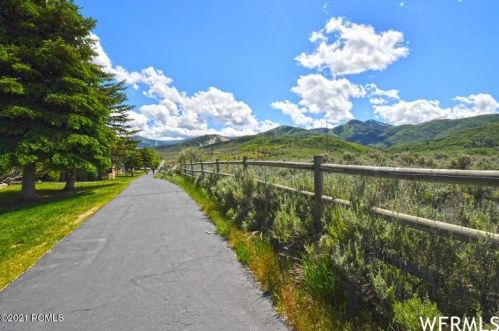 6831 2200, Park City, UT 84098-8272