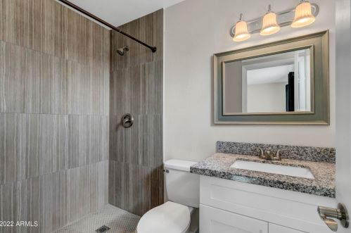 2839 Charleston Ave, Phoenix AZ  85053-1712 exterior