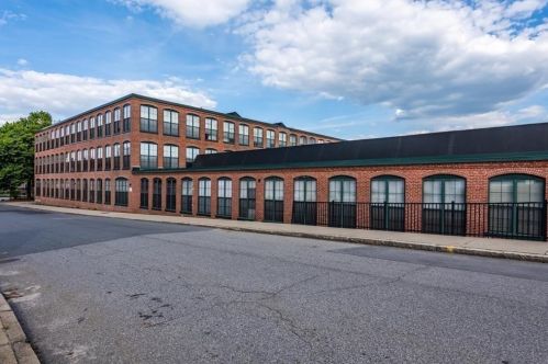 160 Fremont St, Worcester MA 01603-2371 exterior