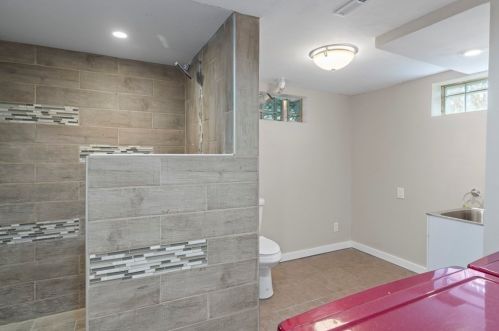 267 Chavenson St, Fall River MA 02723-2701 exterior