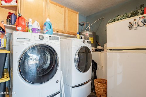 1818 63rd Dr, Phoenix AZ  85043-5748 exterior