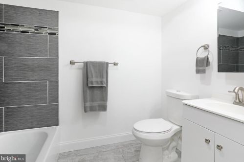 2 Kenwood Dr, Erial NJ 08081-4217 exterior