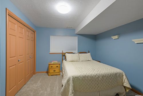 1494 Ridgemark Dr, Sandy UT 84092-3050 exterior