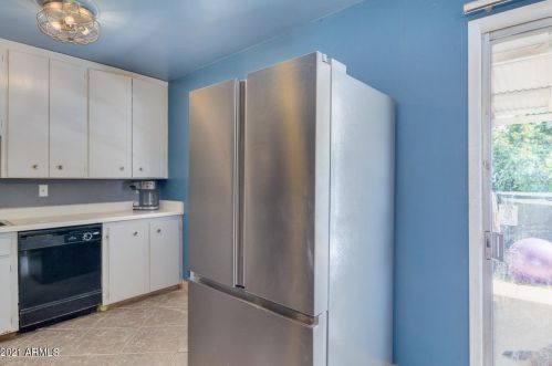 5743 38 Dr, Phoenix AZ 85053-2811 exterior