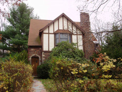 126 Langdon St, Newton, MA 02458-1983