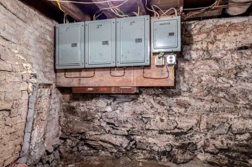 30 Esther St, Worcester MA 01607-1036 exterior