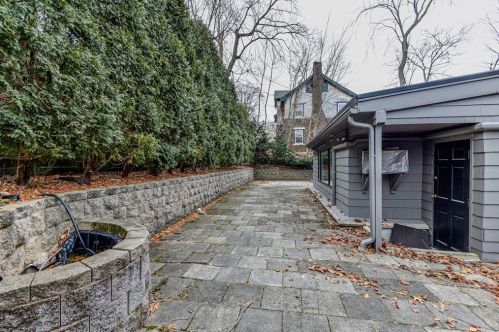 230 Austin St, Newton MA 02465-2501 exterior