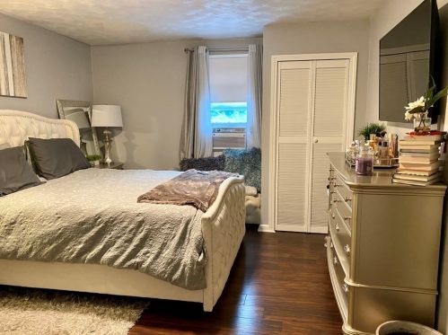 1070 Somerset Ave, Taunton MA 02780-4622 exterior