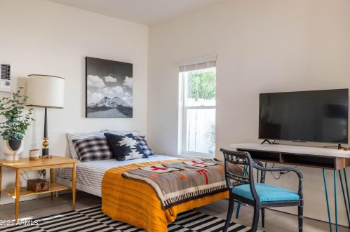 905 Coronado Rd, Phoenix AZ 85008-3931 exterior