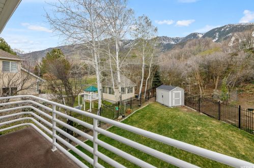 35 Lone Holw Dr, Sandy UT 84092-5530 exterior