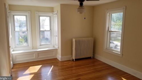 545 Salem Ave, West Deptford NJ 08096-3203 exterior