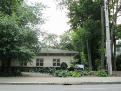 1184 Beacon St, Newton, MA 02461-1103