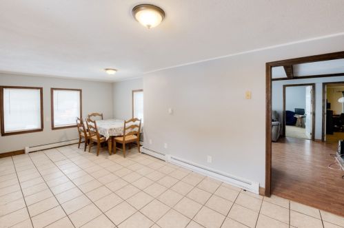 1098 Western Ave, Montgomery MA 01085-2616 exterior