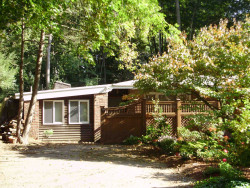 15 Lorraine Cir, Newton, MA 02468-1417