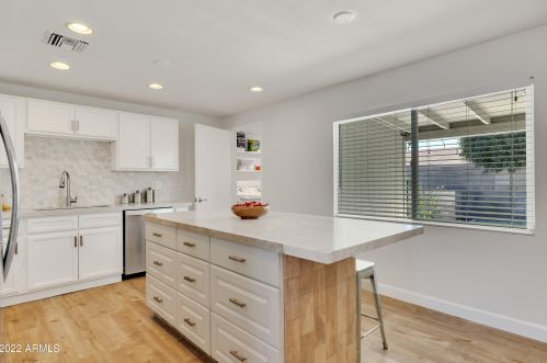 13215 37 Pl, Phoenix AZ 85050-2699 exterior