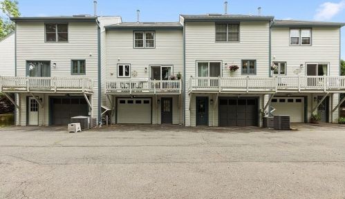 115 Stuart Ave, Dracut MA  01826-5809 exterior