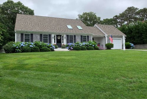 330 Crowell Rd, Chatham, MA 02633-2077