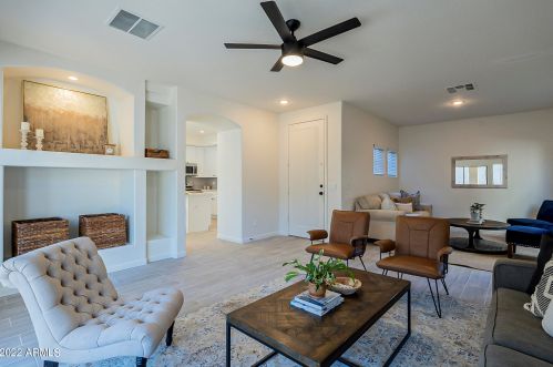 603 Beautiful Ln, Phoenix AZ 85042-7074 exterior