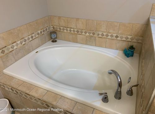 106 Brookfield Dr, Jackson Twp NJ 08527-4086 exterior