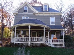 46 Clyde St, Newton, MA 02460-2209