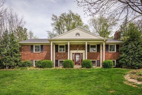 3711 Fallen Timber Dr, Louisville, KY 40241-1620