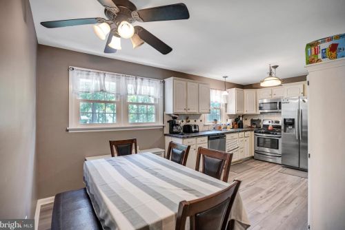 738 Chestnut Ave, West Deptford NJ 08097-1606 exterior