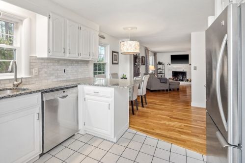 16 Fisher Rd, Hingham MA  02043-1417 exterior