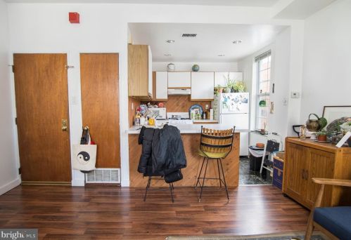 614 6 St, Philadelphia PA 19147-2128 exterior